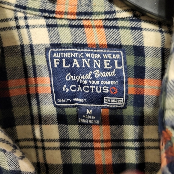 Cactus Flannel Plaid Med L/S front pocket, lace hem - Picture 3 of 15